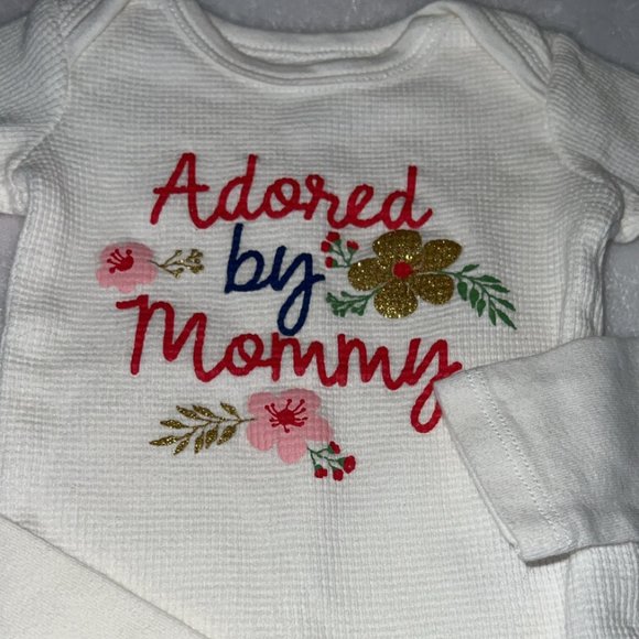 3 Onesies 2 Plain and 1 With A Decorative Design For Mom 3 - 6 Months - Picture 3 of 7